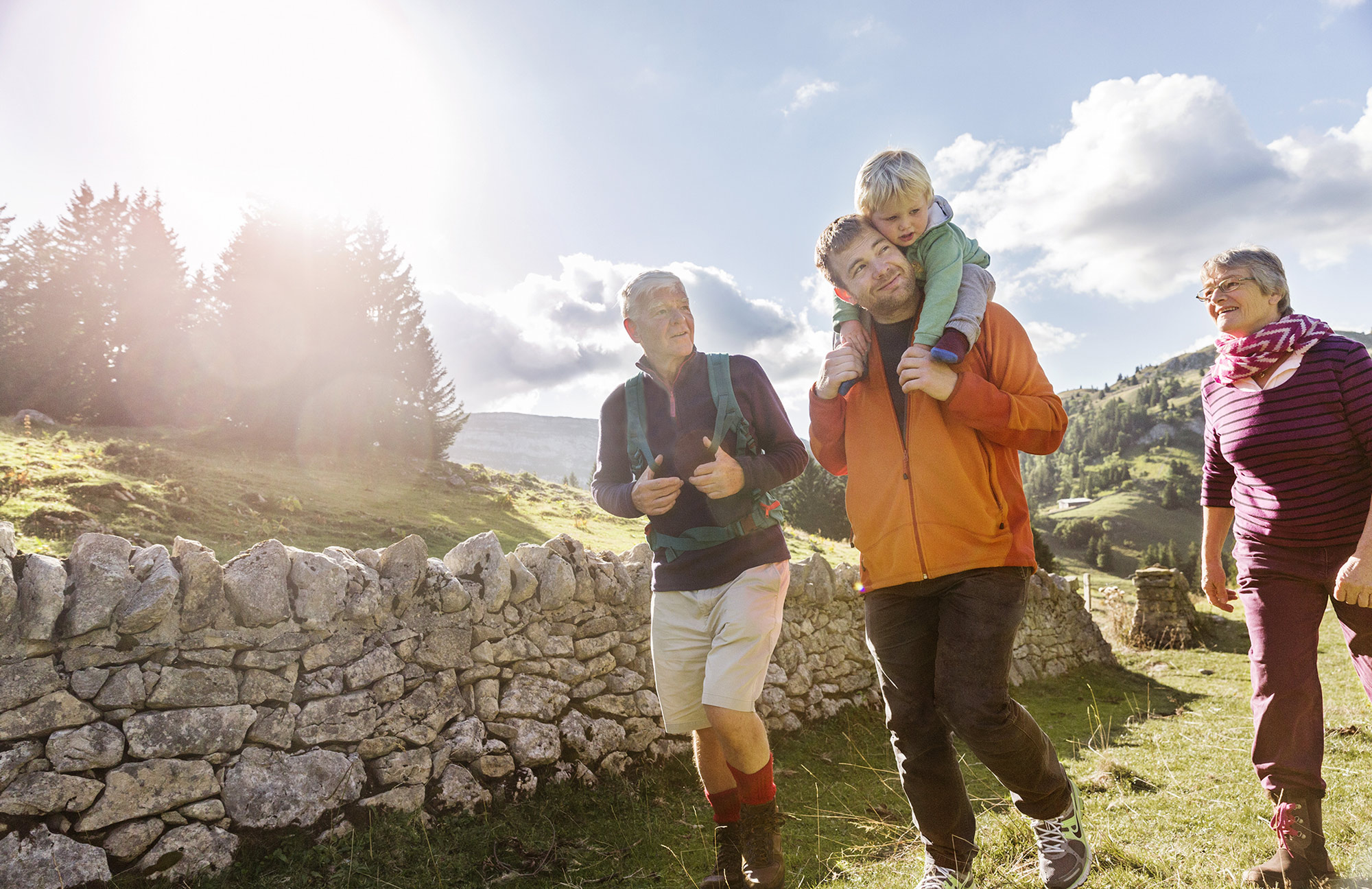family-outdoors-srv-hiking